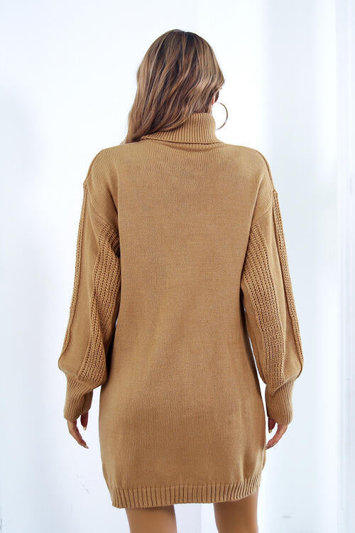 Stilla | Strikekrave Langærmet Sweater Kjole