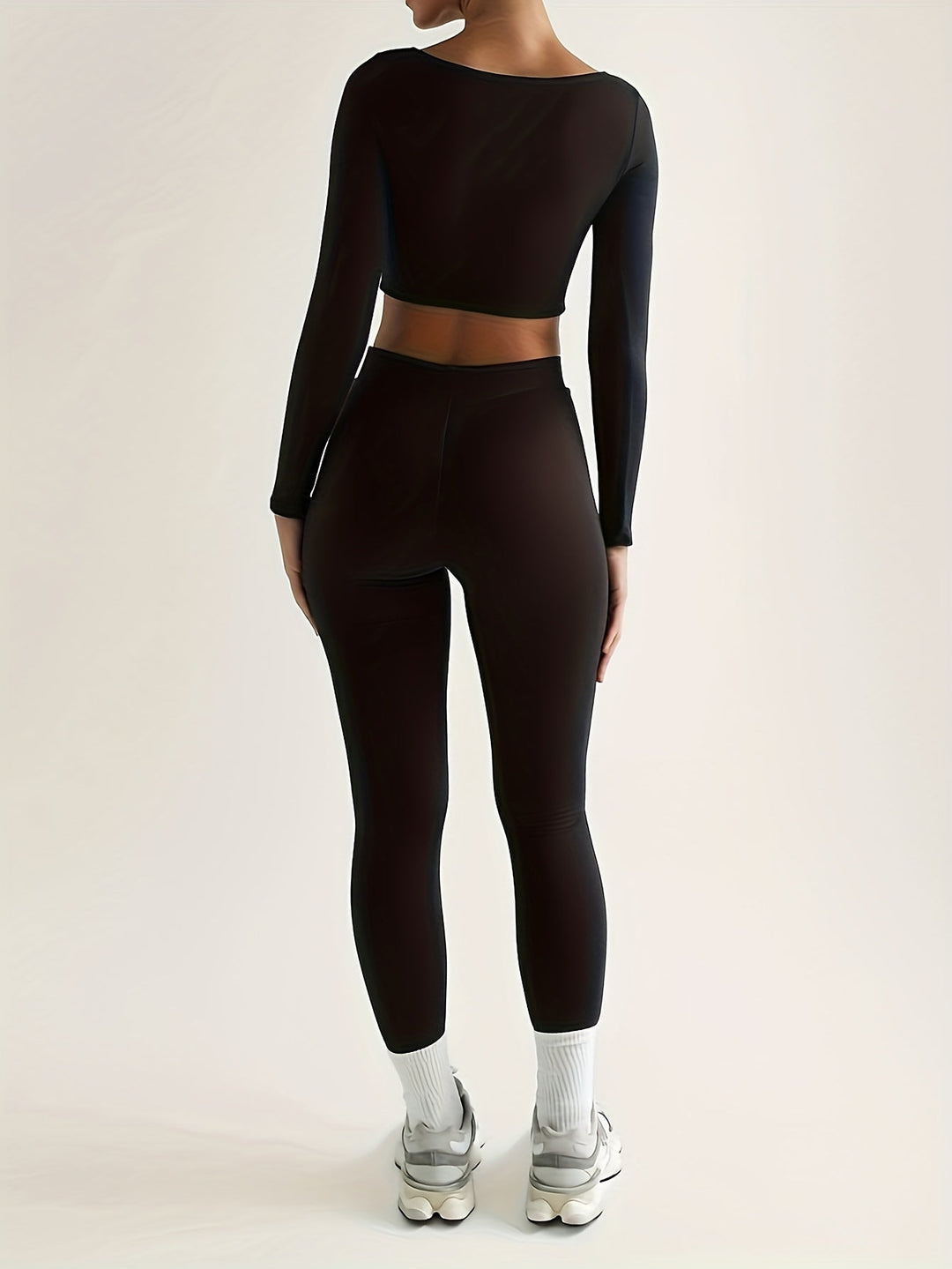 Stilla | Sportssæt Bestående Af En Langærmet Crop Top Og Højtaljede Skinnybukser