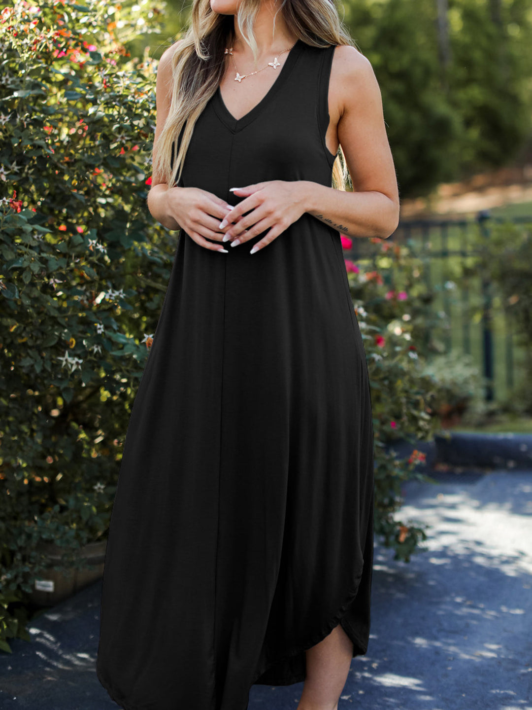 Stilla | Størrelse V-hals Midi Tank Kjole
