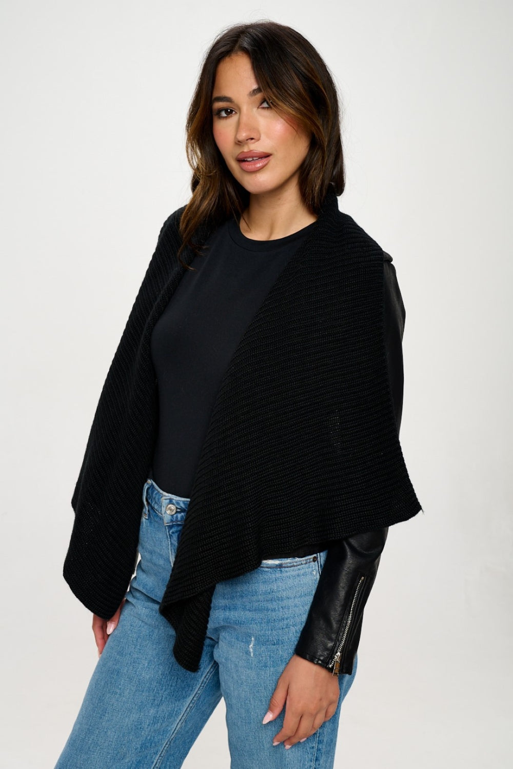 Stilla | LA Strik Krave Faux Læder Crop Jakke