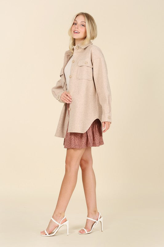 Stilla | Beige Shacket Med Lommer