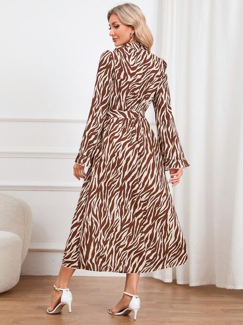 Stilla | Print Bindefront Ruffle Trim Kjole