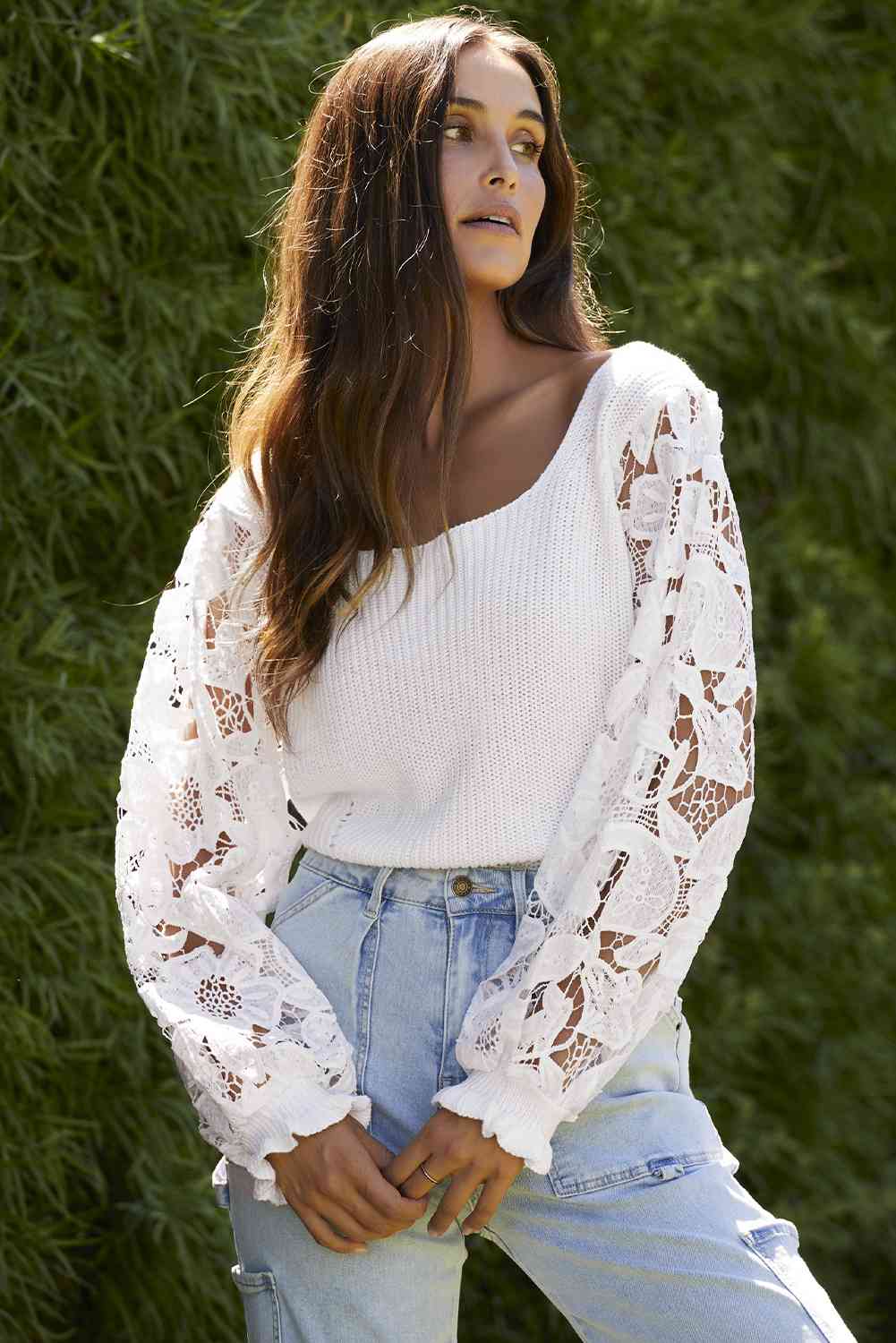 Stilla | Blonde Trim Flounce Sleeve Strik Top