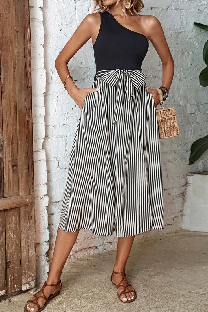 Stilla | One-Shoulder Slidskjole