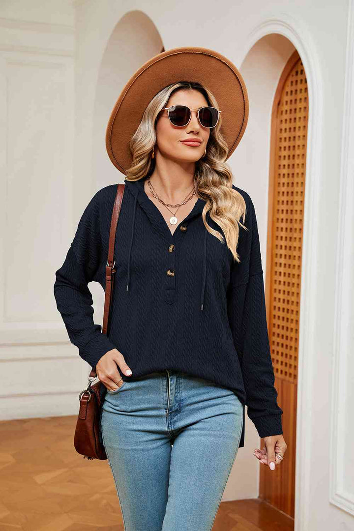 Stilla | Knap Droppet Skulder Hoodie