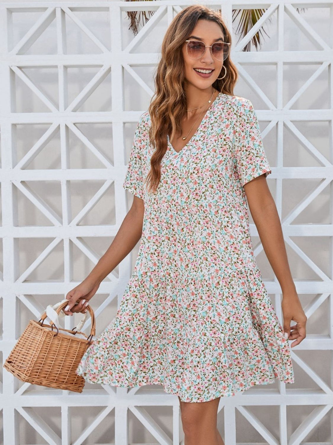 Stilla | Blomster V-hals Mini Kjole