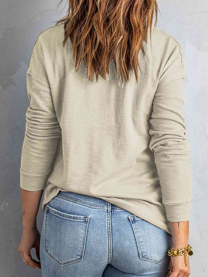 Stilla | Hals Halv Knap Top