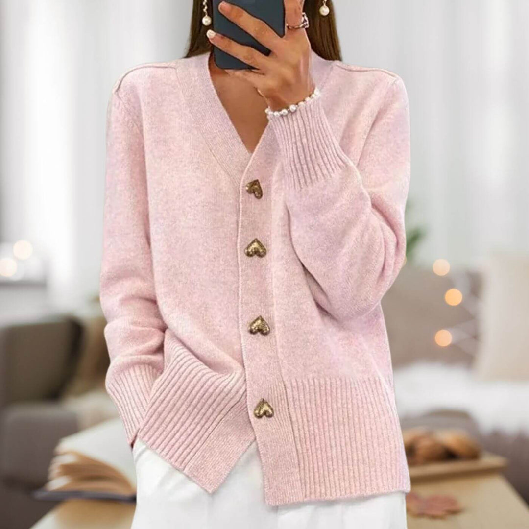 Stilla | Stilfuld Cardigan med Hjerteknap Detaljer