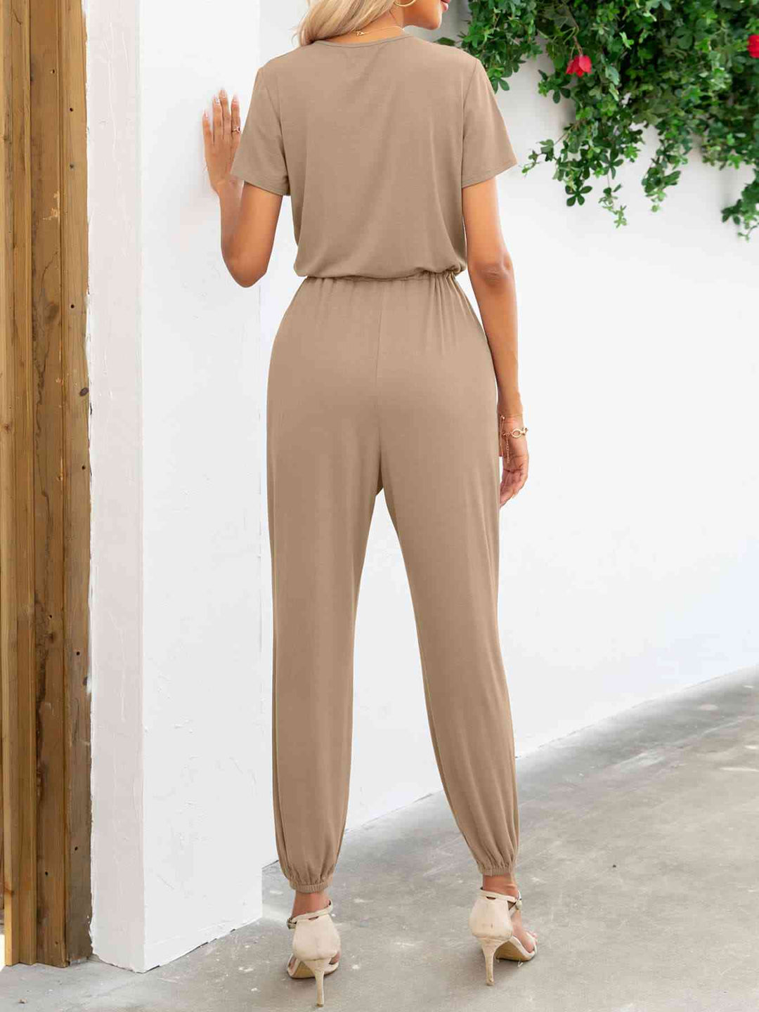 Stilla | Ærme V-hals Jumpsuit Med Lommer