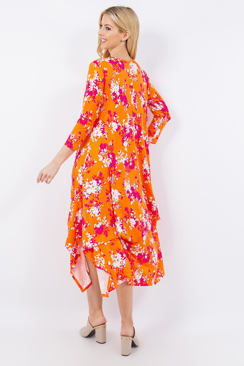 Stilla | Full Size Pick-up Hem Asymmetrisk Blomster Midi Kjole