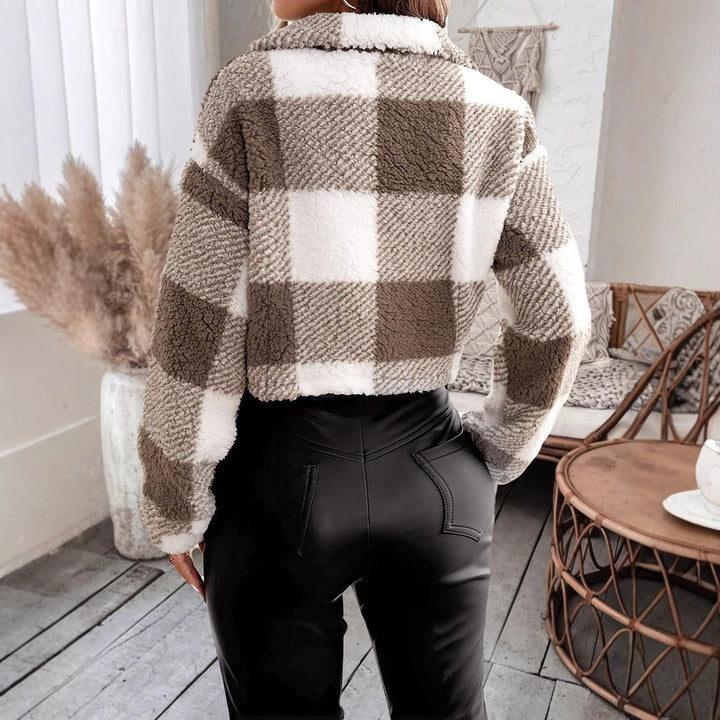 Stilla | Cozy Teddy Fleece Croppet Jakke med Et Ternet Mønster