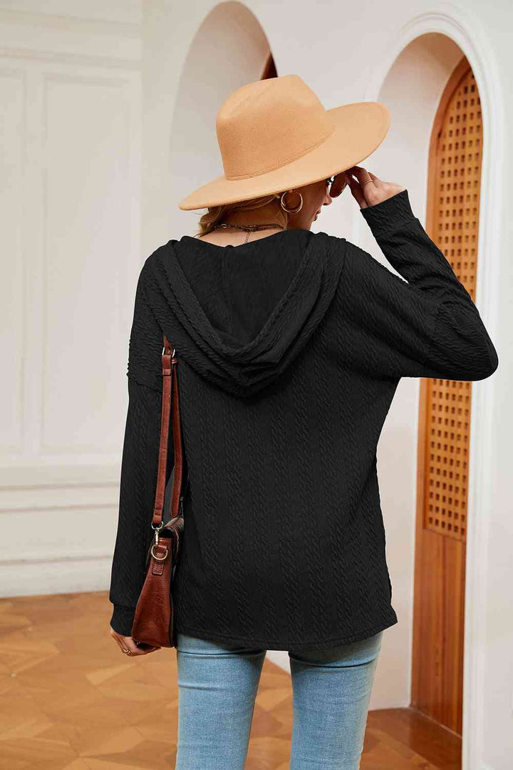 Stilla | Knap Droppet Skulder Hoodie