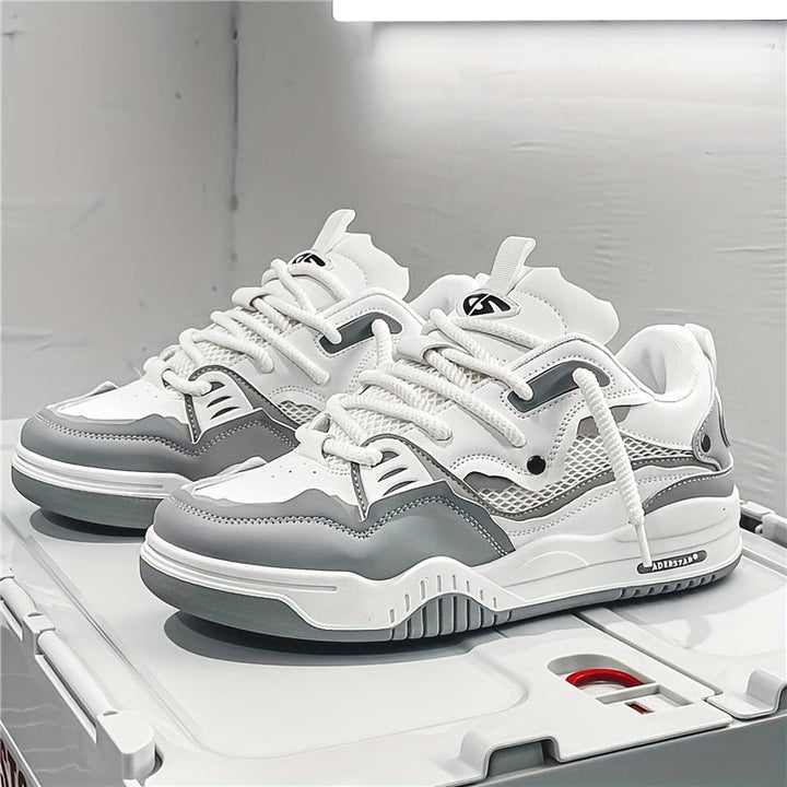 Stilla | Sporty Sneakers