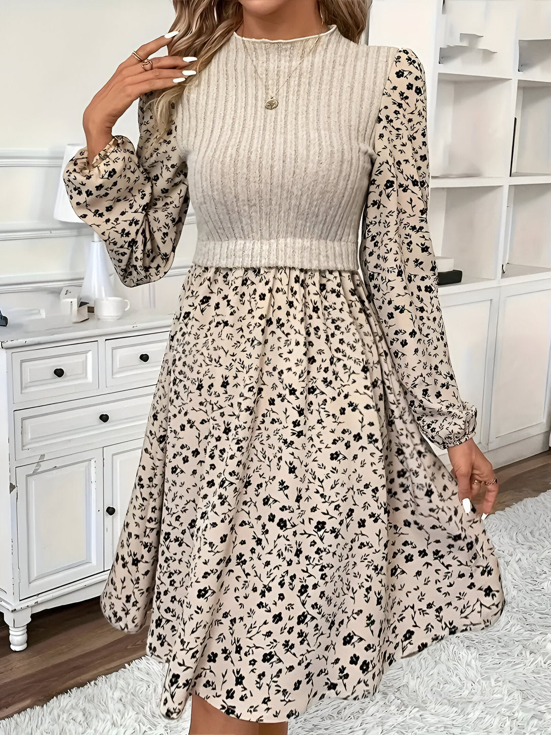 Stilla | Elegante Kjole Med Blomsterdesign