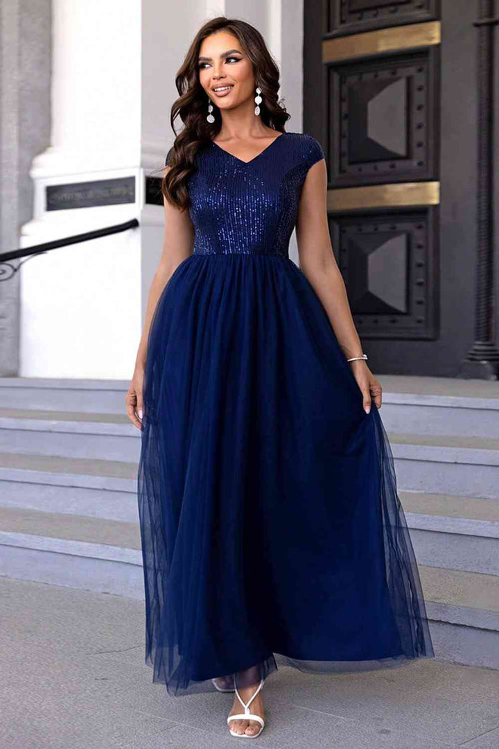 Stilla | V-hals Mesh Maxi Kjole