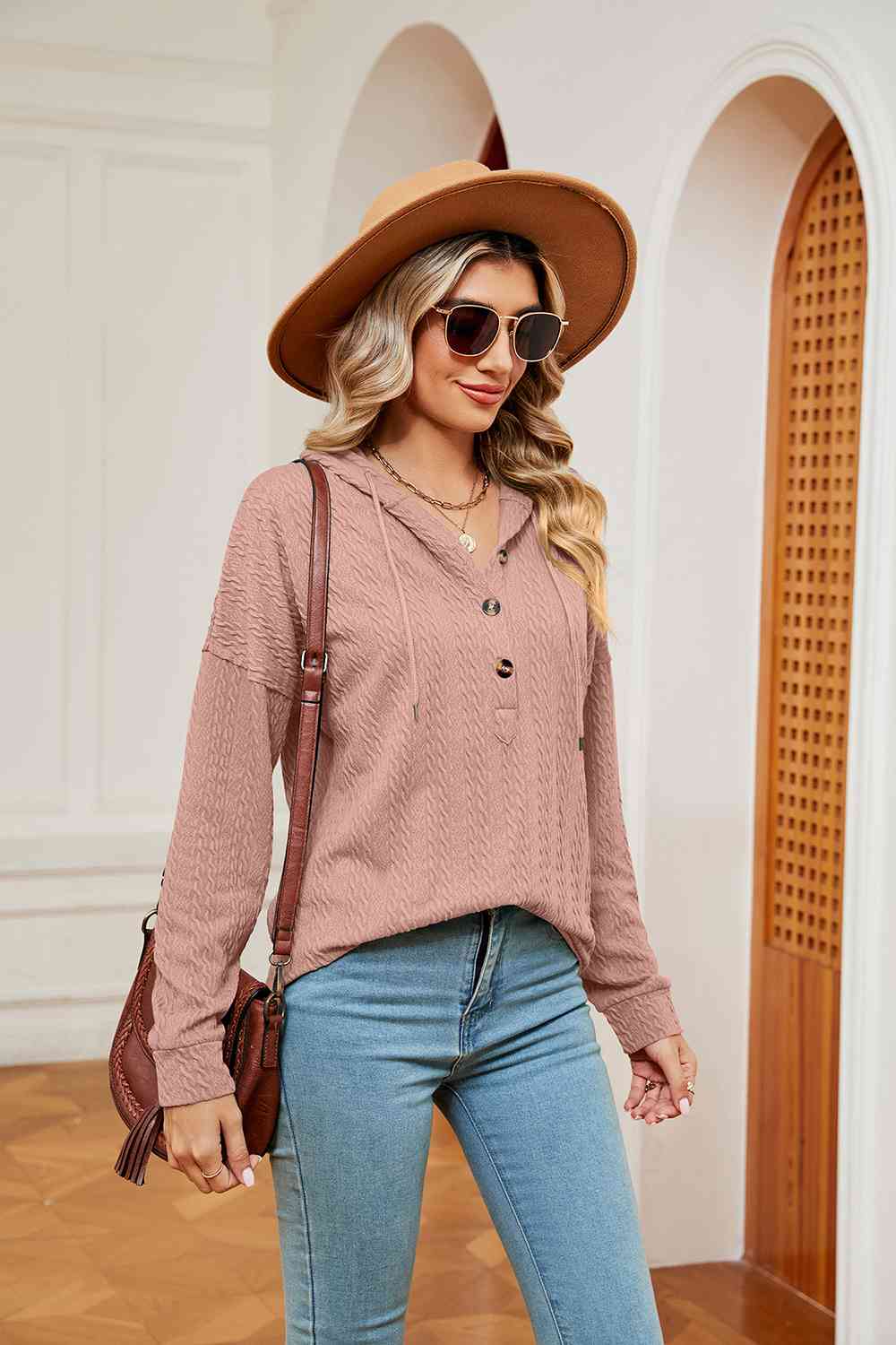 Stilla | Knap Droppet Skulder Hoodie