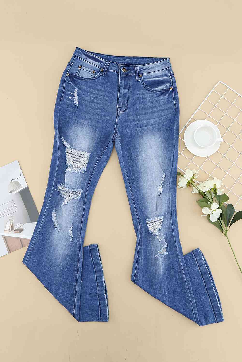 Stilla | Distressed Flare Leg Jeans Med Lommer