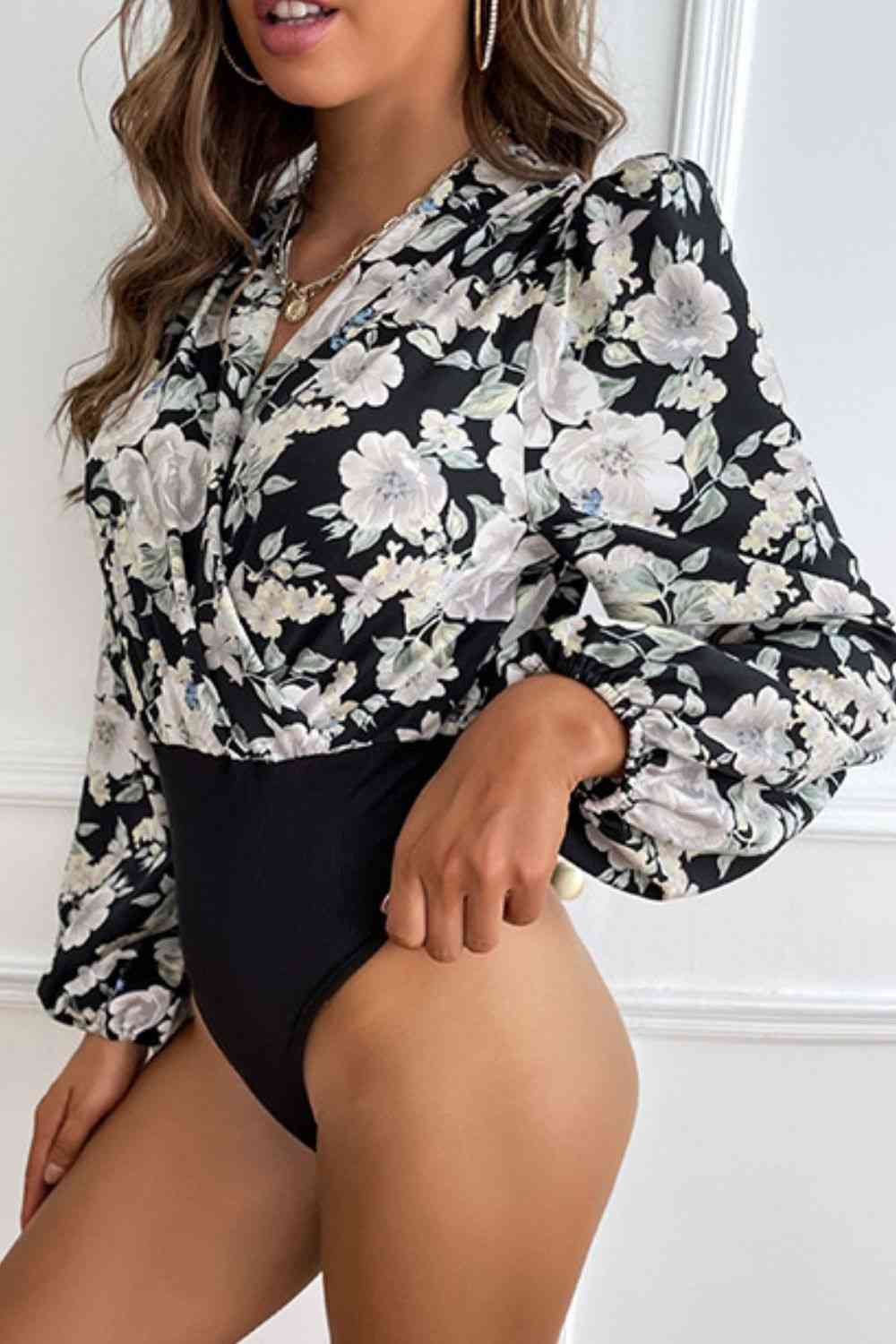 Stilla | Surplice Hals Puff Sleeve Bodysuit