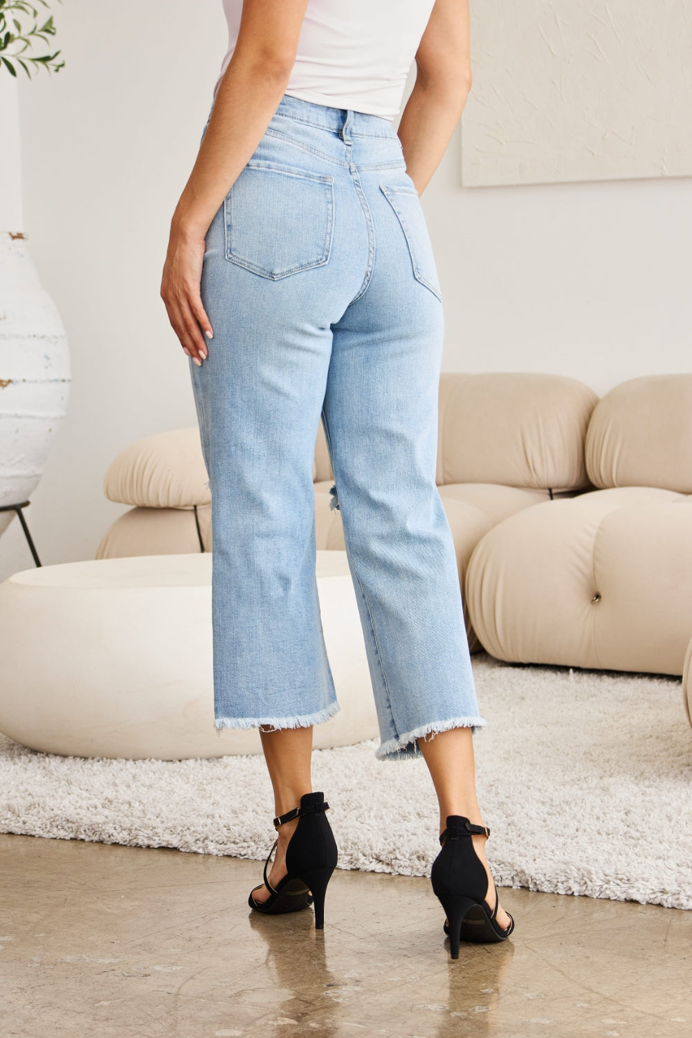 Stilla | Full Size Mavekontrol Høj Talje Raw Hem Distressed Jeans
