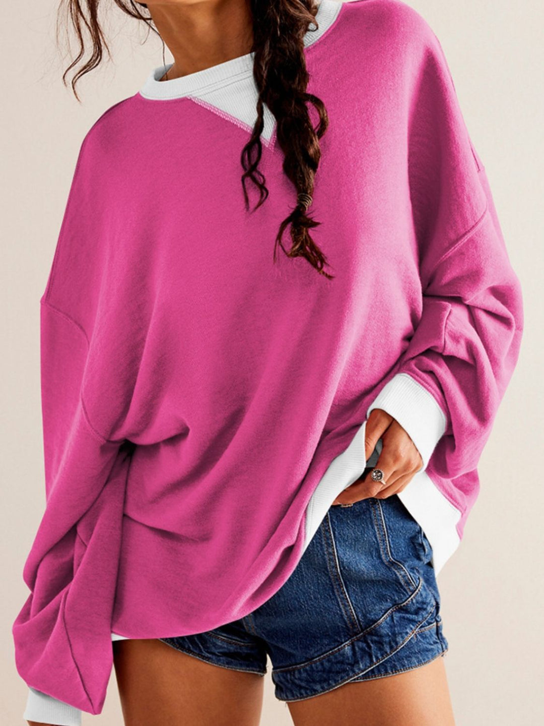 Stilla | Sweatshirt Med Kontrastfarvede Lange Ærmer og Nedfaldende Skuldre