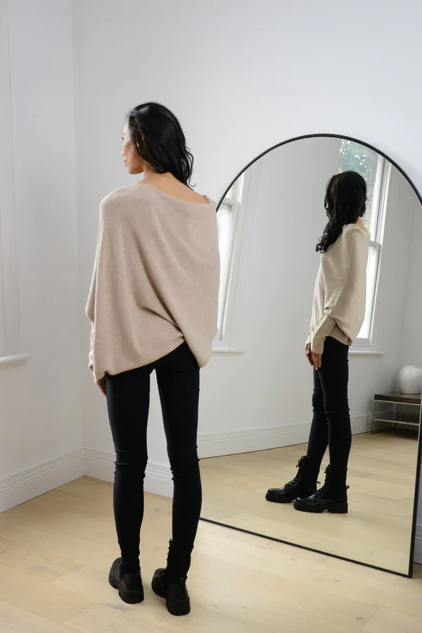 Stilla | Asymmetrisk Draperet Pullover