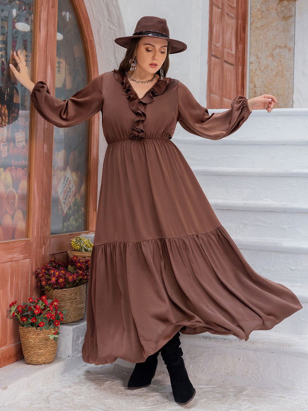 Stilla | Størrelse V-hals Volang Trim Maxi Kjole
