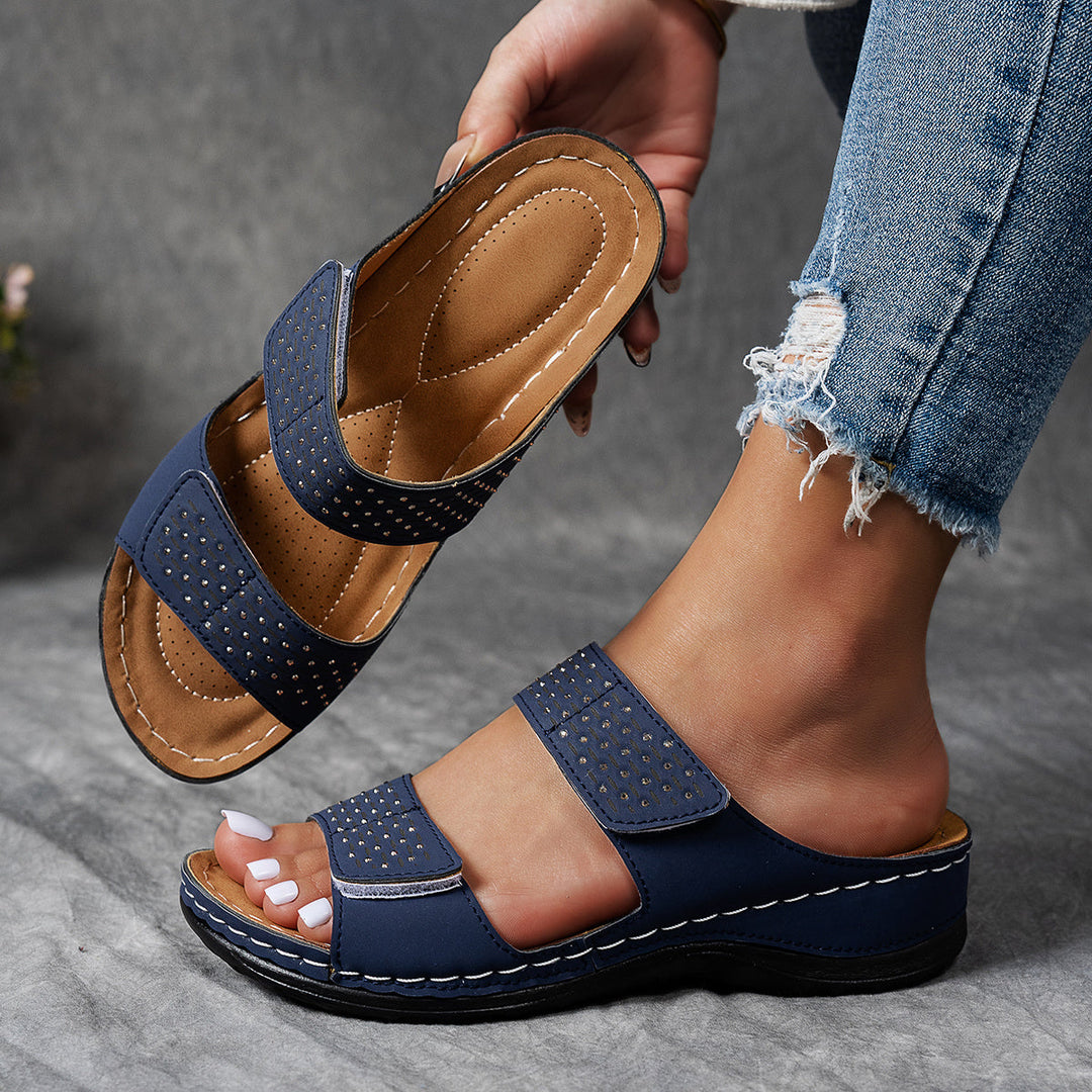Stilla | Dame Sandaler På Kilehæl: Gyldne, Med Krystaller, Skridsikre, Komfortable, Elegante, Sommerlige