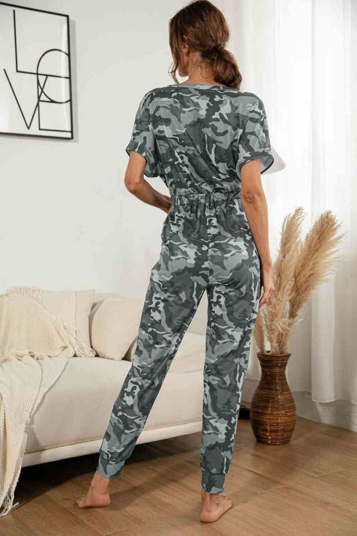 Stilla | Halsbundet Kortærmet Jumpsuit