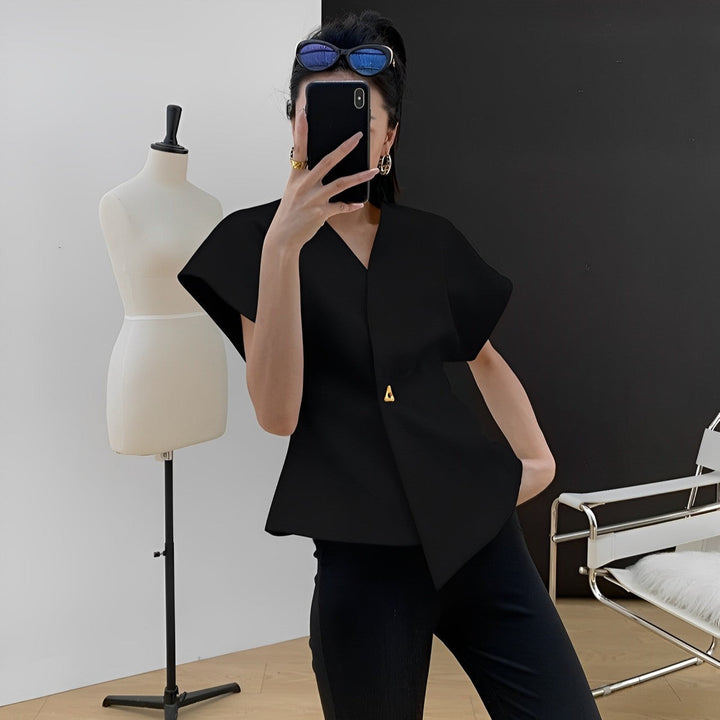 Stilla | Tætsiddende top med asymmetrisk design
