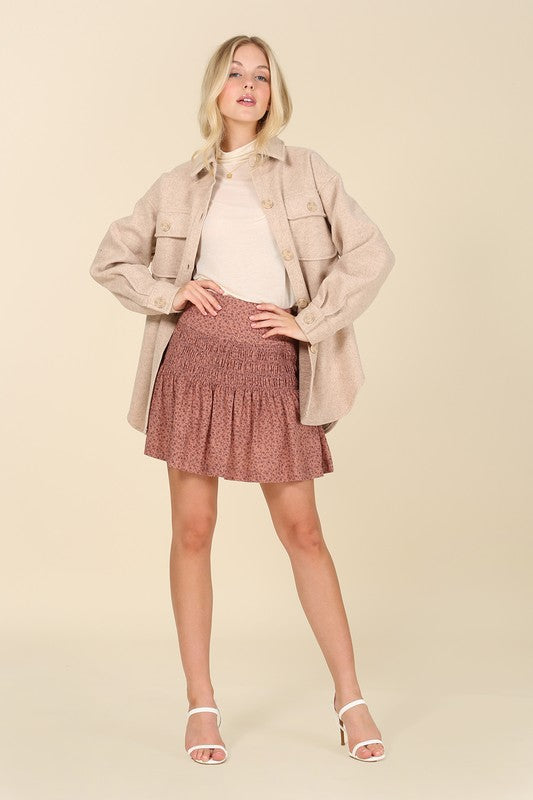 Stilla | Beige Shacket Med Lommer