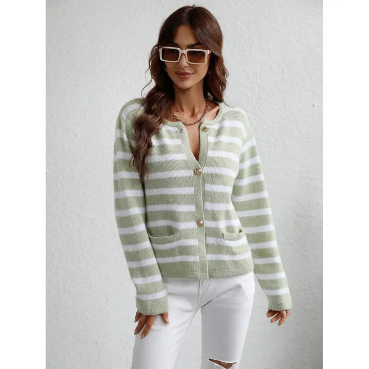 Stilla | Cozy Chunky Knit Sweater med Knapmanchet og Sidelommer