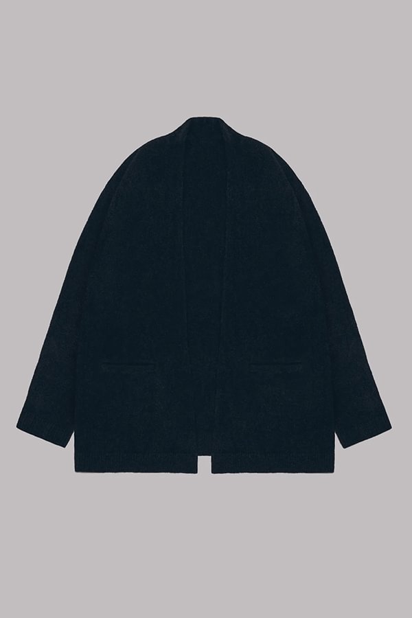 Stilla | Klar til efteråret strikjakke med lange ærmer og oversized lomme