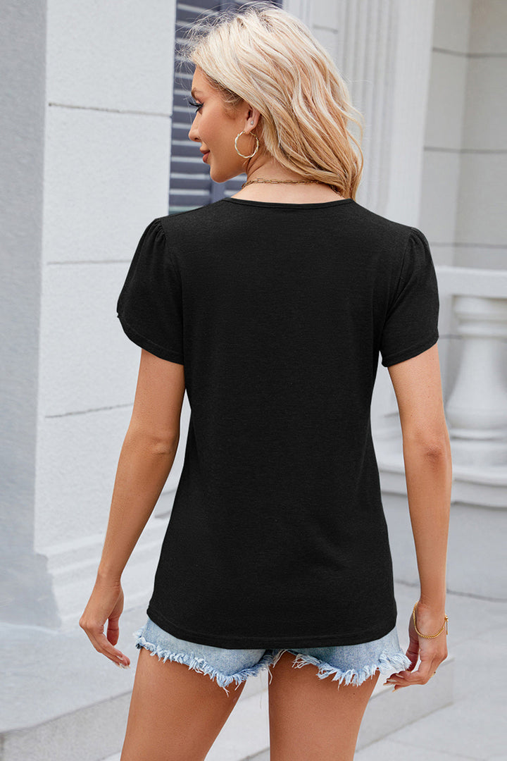 Stilla | V-hals T-shirt med petalærmer