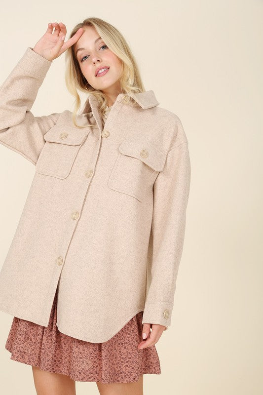 Stilla | Beige Shacket Med Lommer