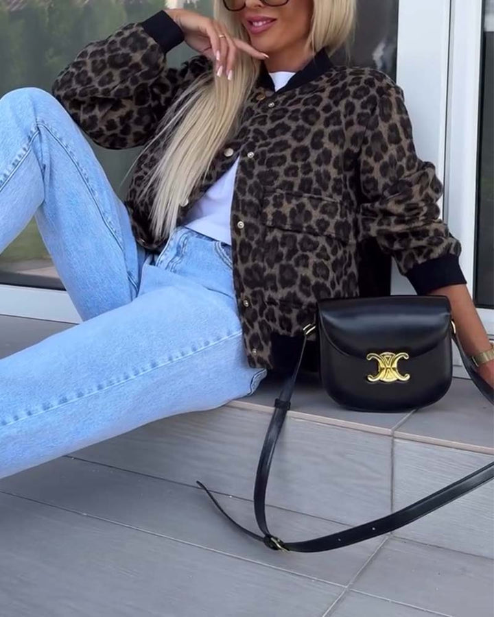 Stilla | Jakke med leopardmønster og trykknaplomme
