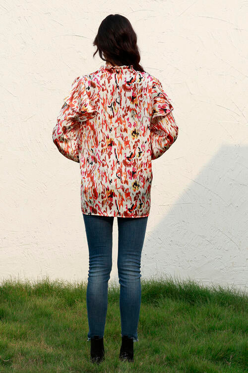 Stilla | Nochted Neck Ruffled Bluse