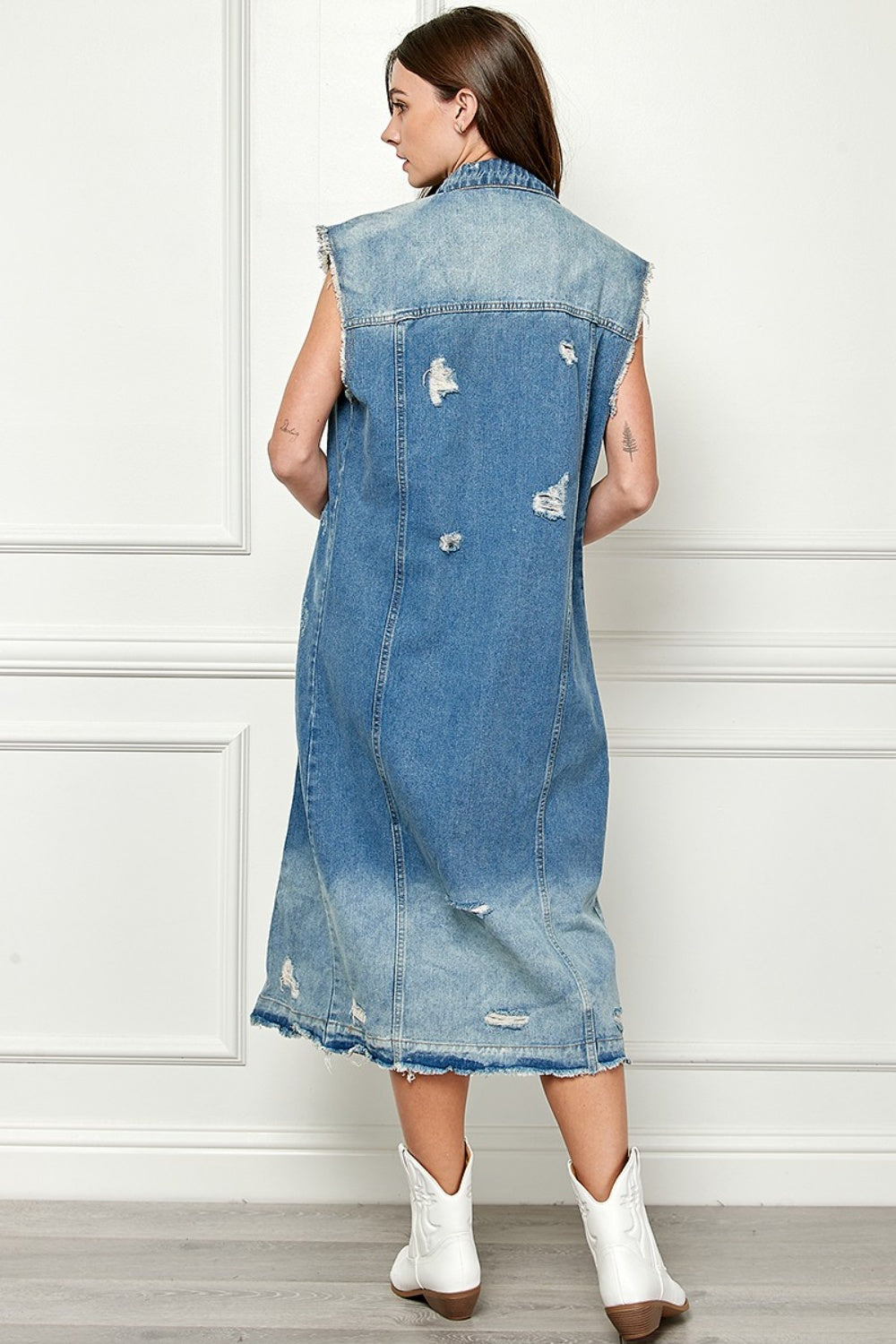 Stilla | Full Size Distressed Uden Ærmer Longline Denim Jakke