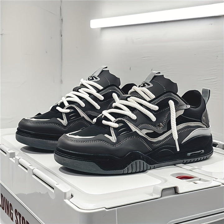 Stilla | Sporty Sneakers