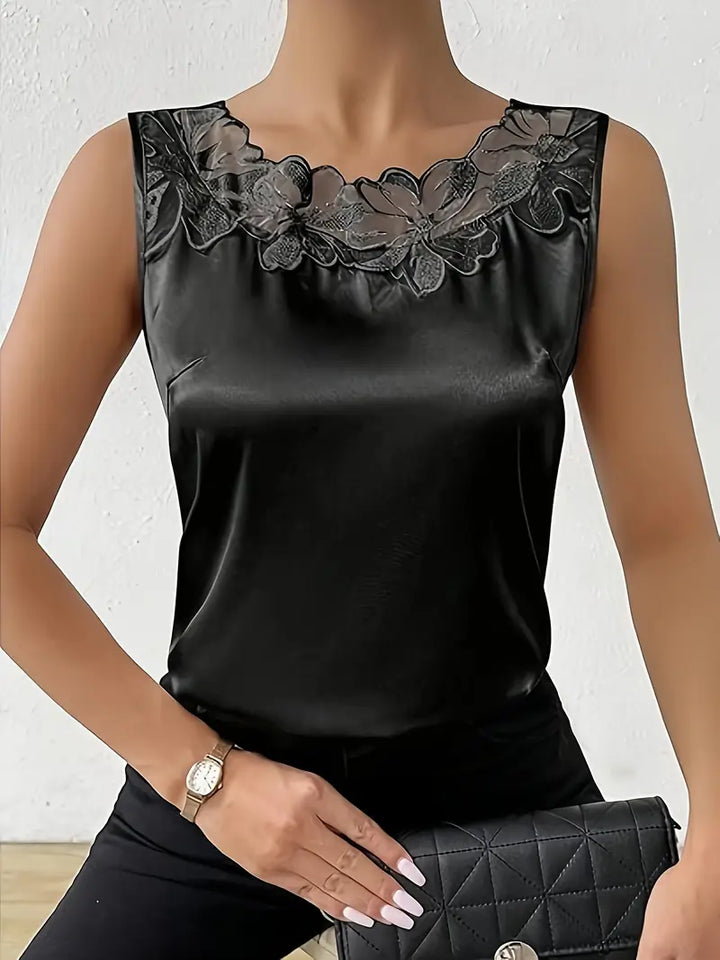 Skovae | Satinbluse med blomsterdetalje til damer