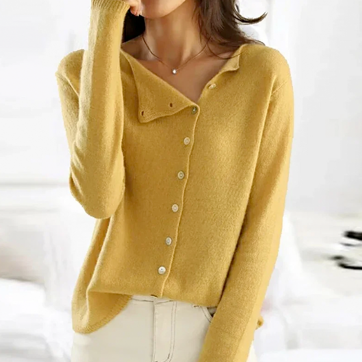 Stilla | Elegant pullover med asymmetrisk knapper