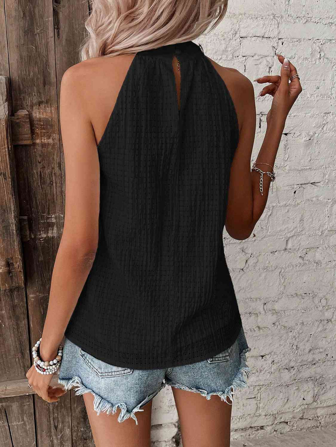 Stilla | Neck Dot Detail Top
