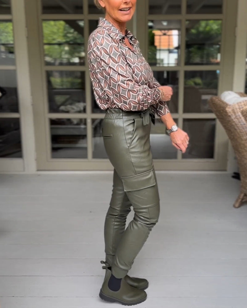 Stilla | Vintage Bluse med V-udskæring