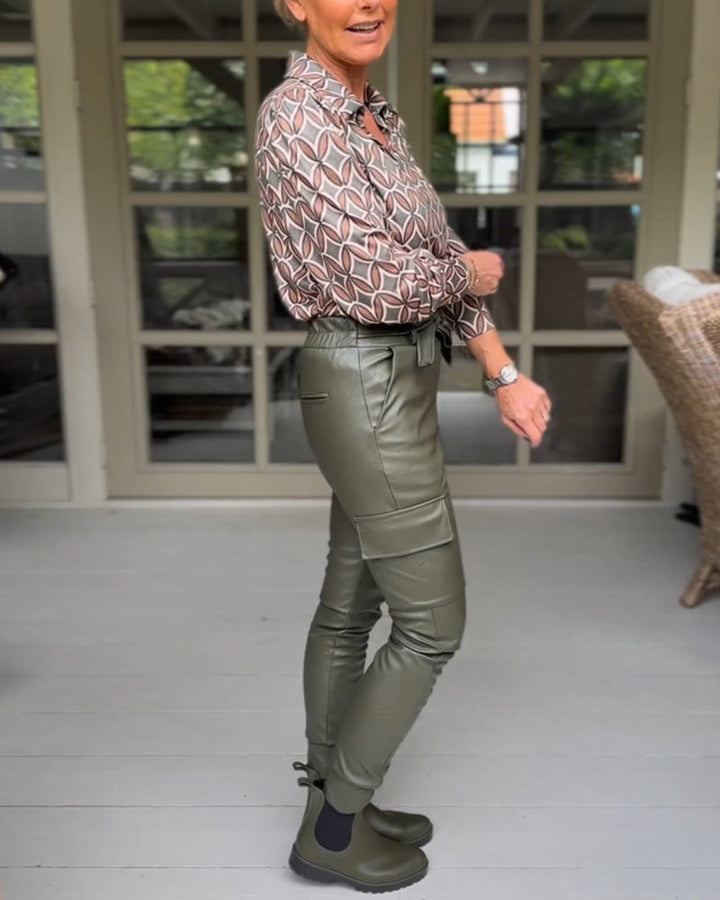 Stilla | Vintage Bluse med V-udskæring