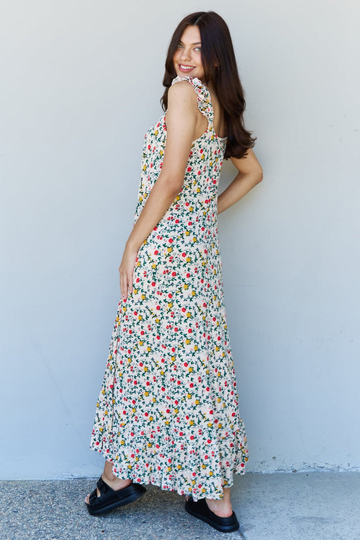 Stilla | I Havenet Ruffle Floral Maxi Kjole I Natural Rose