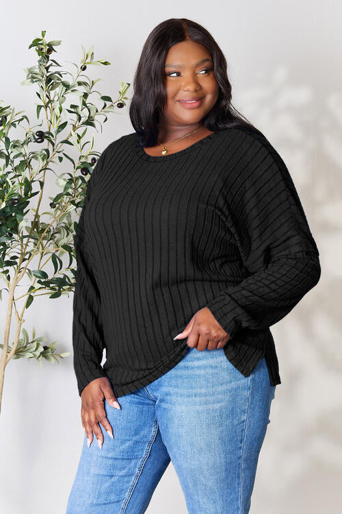 Stilla | Bae Full Size Ribbet Rund Hals Slids Strik Top