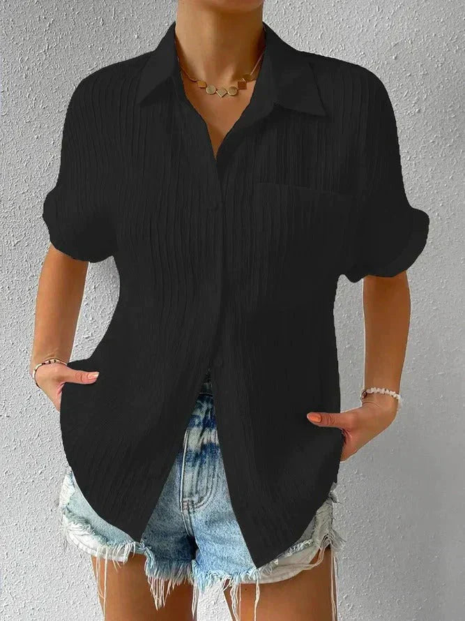 Stilla | Løstsiddende, Afslappet Bluse med Button-Down Skjortekrave