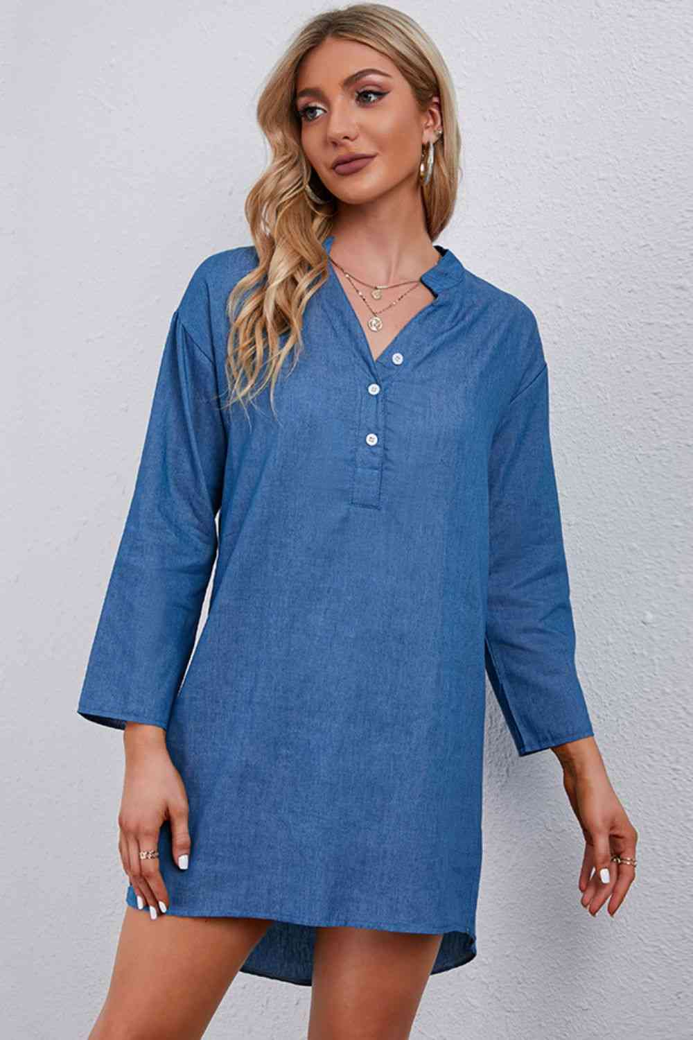 Stilla | Knap Notch Hals Høj-lav Denim Kjole