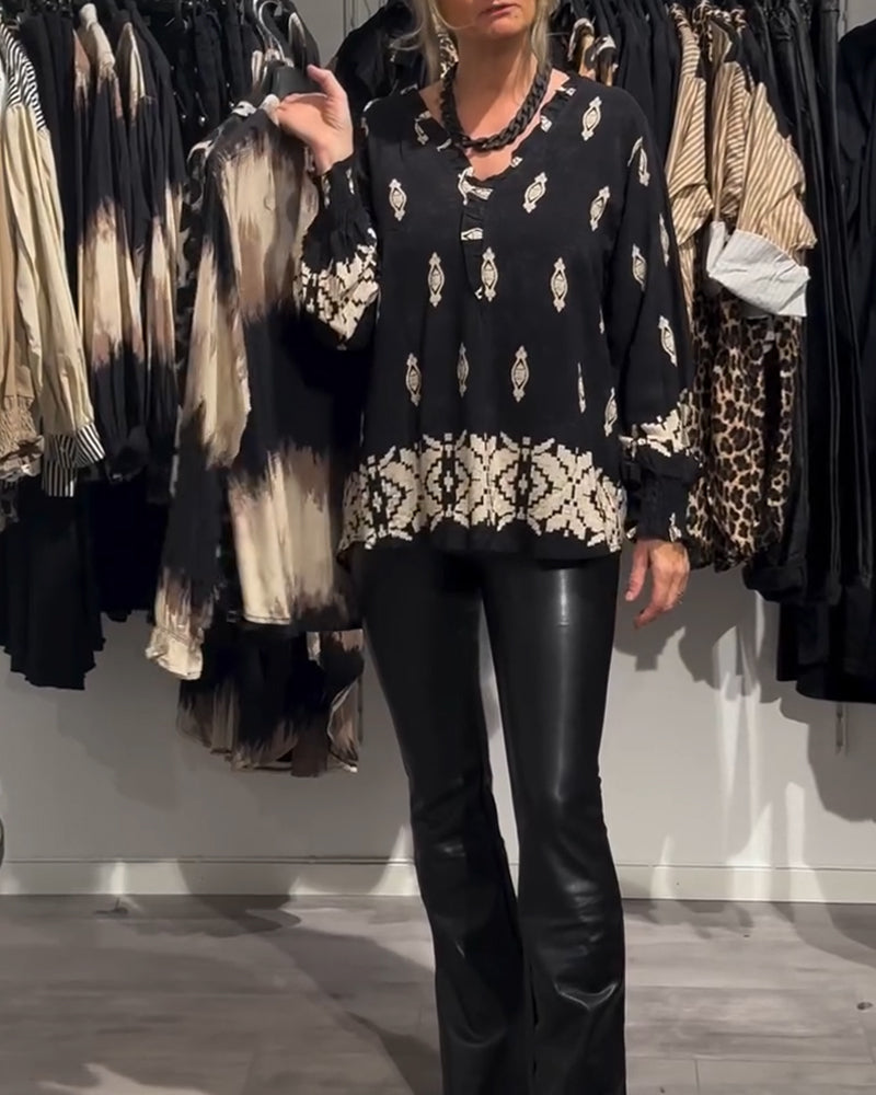 Stilla | V-udskæring og lantearm  trykt
