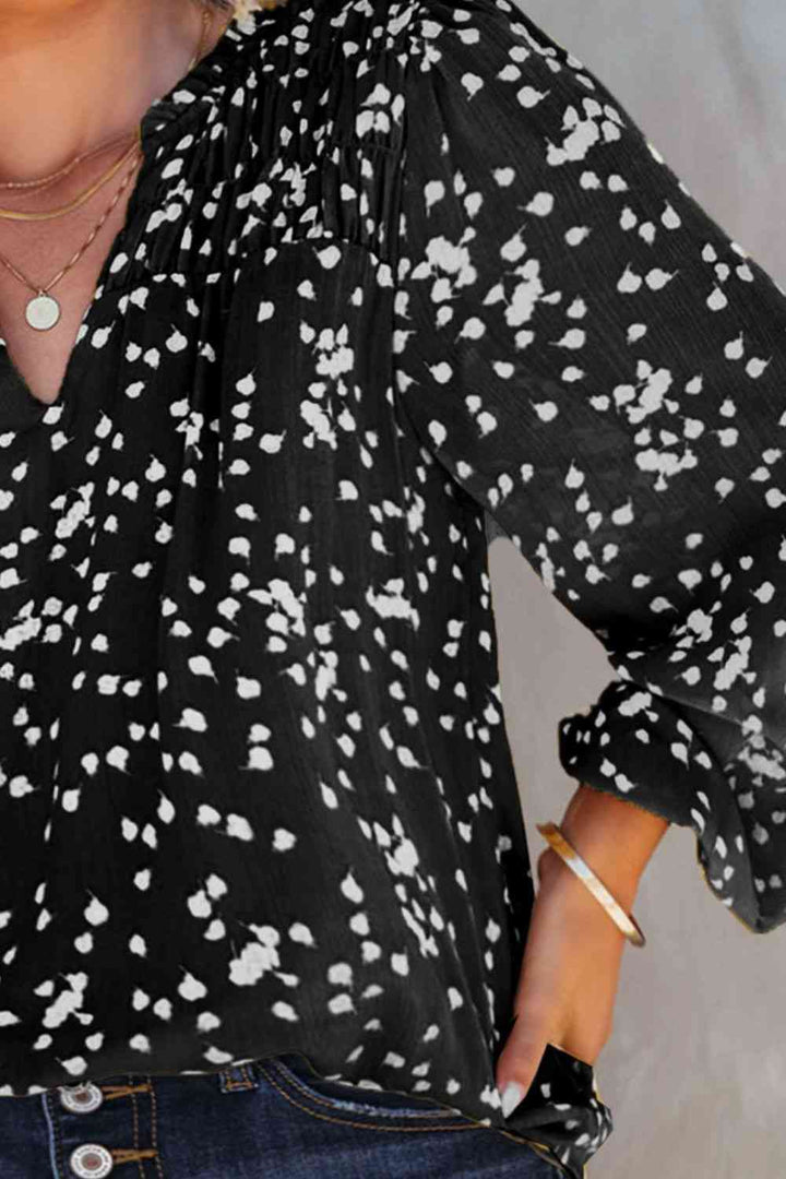 Stilla | Størrelse Notched Neck Smocked Blouse