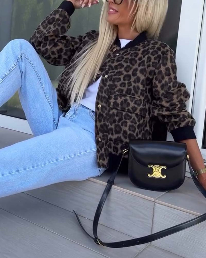 Stilla | Jakke med leopardmønster og trykknaplomme